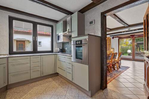 Küche mit Esszimmer & Terrasse - 5 Zimmer Einfamilienhaus in Rheinstetten / Mörsch