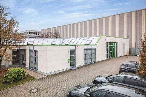 Rechter Hallenzugang - Halle in Aachen