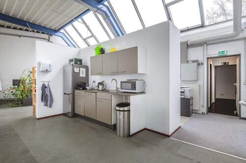 Küche der linken Hallenhälfte - 