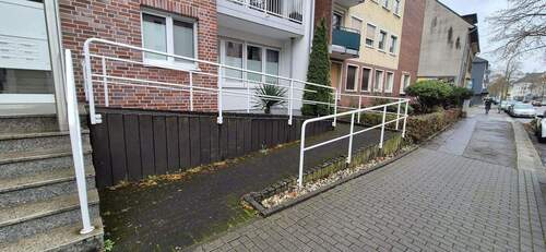 Zugang Rampe - 3 Zimmer Etagenwohnung zum Kaufen in Gelsenkirchen