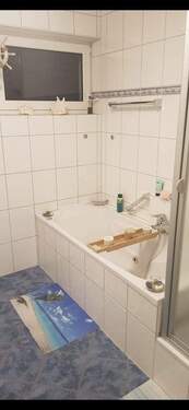 Bad mit Badewann - 