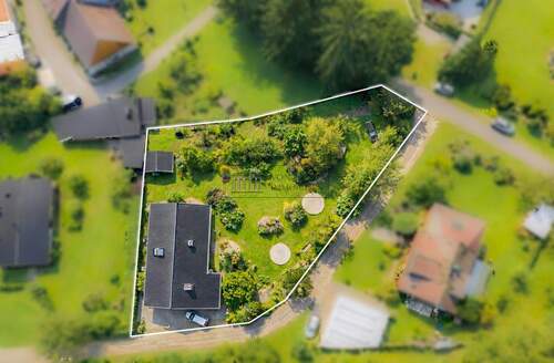 Vogelperspektive - 5 Zimmer Mehrfamilienhaus, Wohnhaus zum Kaufen in Hollenstedt