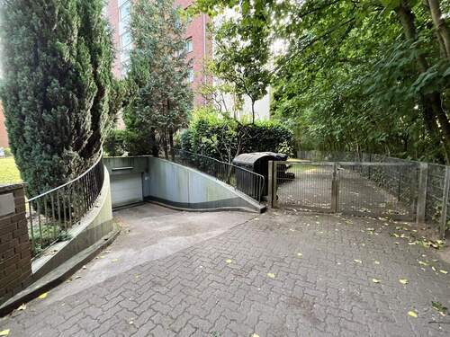 Tiefgarageneinfahrt - 