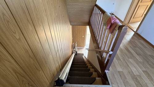 Treppe ins Obergeschoss - 
