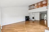 Der Wohnbereich mit Kamin - 