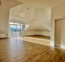 Großzügige 3-Zi-Dachgeschosswohnung mit Balkon und Weitblick in Offenbach-Rumpenheim