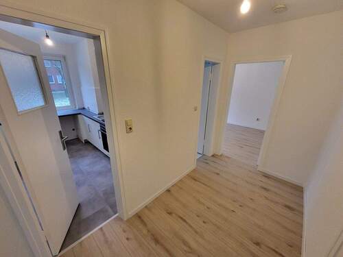 Flur - Etagenwohnung mit 47,20 m&sup2; in Lübeck zur Miete