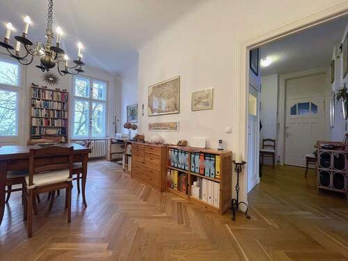 Balkonzimmer, Flur rechts - Etagenwohnung mit 70,50 m&sup2; in Berlin zum Kaufen