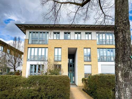 HAusansicht - Bezugsfreie 3-Zimmerwohnung inkl. Kfz-Stellplatz.