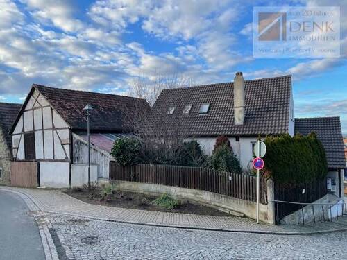 Aussenansicht Bild1 - Interessantes Anwesen mit Wohnhaus, Scheune und Garten in Castell