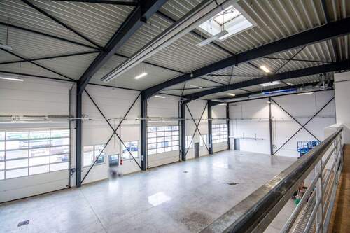 Blick in die Haupthalle - Halle in Neumarkt zur Miete