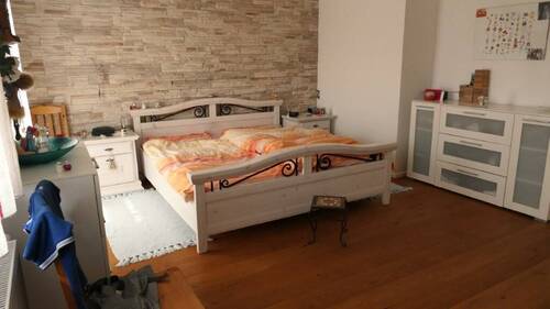 1. Schlafzimmer - 