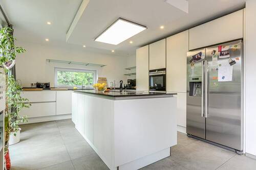 Küche - Ein Familien-Wohntraum wird wahr * Freistehendes, kernsaniertes und aufgestocktes EFH * keine Dachschrägen * hochwert...