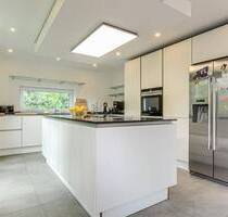 Ein Familien-Wohntraum wird wahr * Freistehendes, kernsaniertes und aufgestocktes EFH * keine Dachschrägen * hochwert... - Castrop-Rauxel