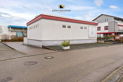 Aussen3 - 1 Zimmer Mehrfamilienhaus, Wohnhaus in Sersheim