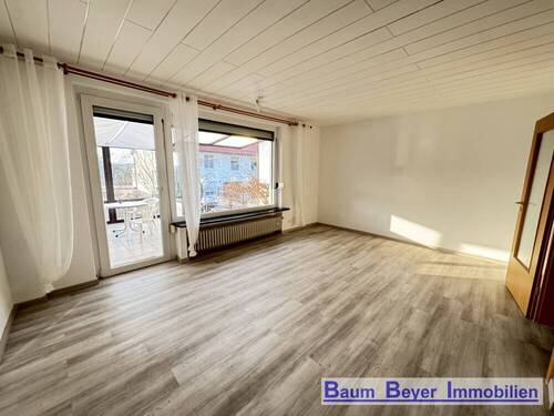 Wohn-/Esszimmer mit Kaminofen - 5 Zimmer Reihenmittelhaus zum Kaufen in Bovenden
