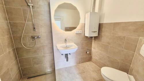 Modernes Badezimmer - 
