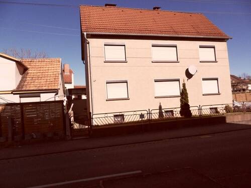 Straßenfront - 6 Zimmer Mehrfamilienhaus, Wohnhaus in Barchfeld-Immelborn