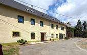 Wohnhaus Frontseite - 1 Zimmer Mehrfamilienhaus, Wohnhaus zum Kaufen in Weischlitz
