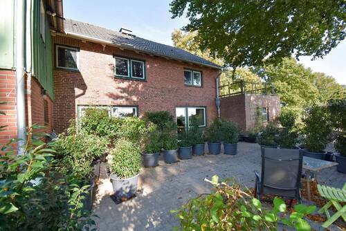 Rückansicht - Reiterhof Hof in Alleinlage mit 7,5 ha Eigenland in Dithmarschen