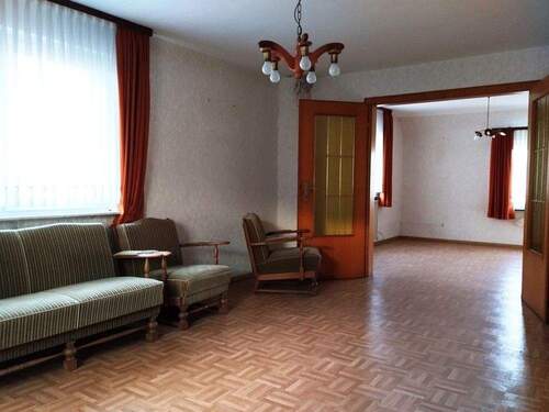 OG_Wohnzimmer mit Blick ins Esszimmer - 