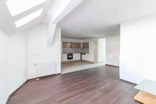 Wohnzimmer mit Küche - 4 Zimmer Einfamilienhaus zum Kaufen in Magdeburg