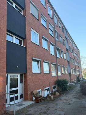 Vordere Hausansicht - 3 Zimmer Etagenwohnung in Salzgitter