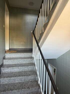 Treppenhaus - Etagenwohnung mit 66,70 m&sup2; in Salzgitter zur Miete