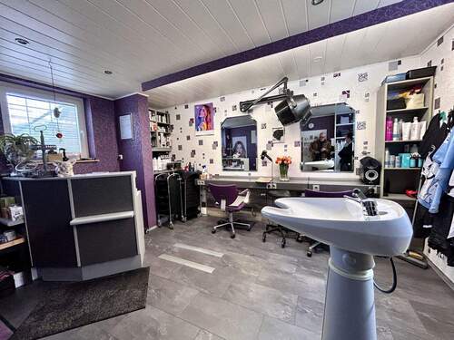 Salon - 