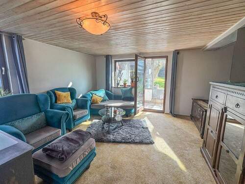 Wohnzimmer - 4 Zimmer Einfamilienhaus in Puderbach