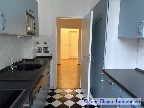 Küche mit Einbauküche - 