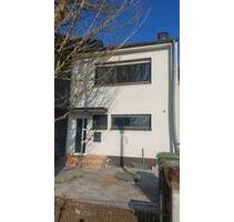 Handwerker gesucht !!! - 339.000,00&nbsp;EUR Kaufpreis, ca.&nbsp; 120,00&nbsp;m&sup2;&nbsp;Wohnfl&auml;che in Niederkassel (PLZ: 53859) Rheidt