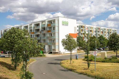 Bild 1 - In der Herrichtung! Große 2-Zimmerwohnung mit Dusche, Wanne und Balkon