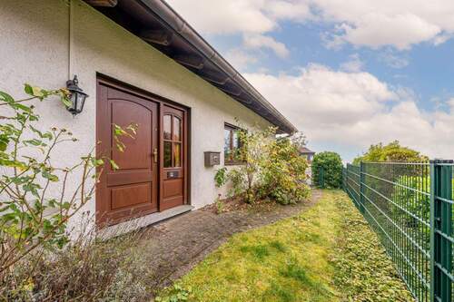 Eingang - 3 Zimmer Bungalow zum Kaufen in Lüdenscheid