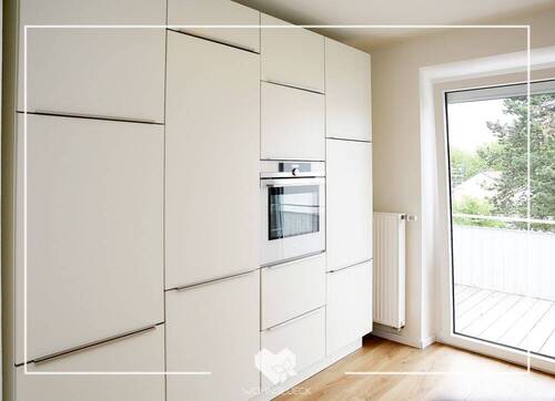 Küche mit Zugang zum Balkon - Etagenwohnung mit 60,10 m² in Gersthofen zur Miete