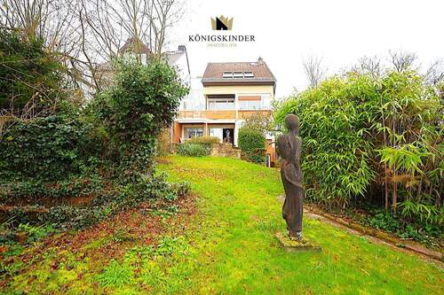 ...liegt im Süden des Hauses - 