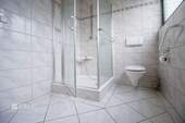 Modernes Badezimmer - 