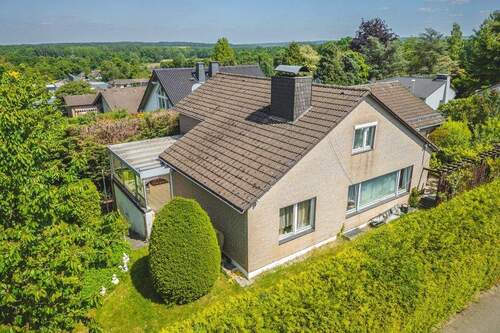 Drohnenaufnahme - Mehrfamilienhaus, Wohnhaus mit 262,00 m&sup2; in Aachen zum Kaufen