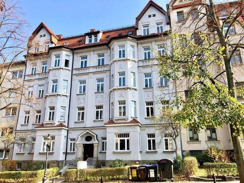 Bild 1 - Geräumige 4-Raum-Wohnung mit Balkon in einem liebevoll kernsanierten Gründerzeithaus, gelegen in einer attraktiven Stadtteillage.