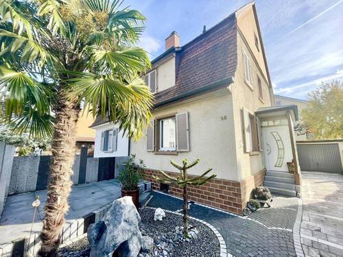 Eingangsbereich und Garage - 4 Zimmer Doppelhaushälfte in Weil am Rhein