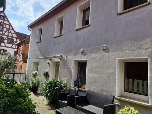 Seitenansicht - 7 Zimmer Einfamilienhaus zum Kaufen in Spalt