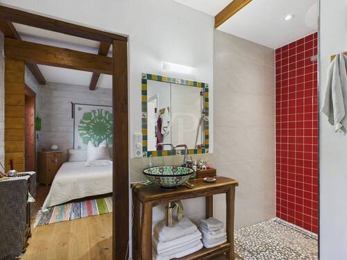 Blick vom Badezimmer ins Schlafzimmer - 