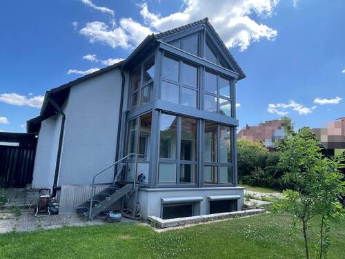 Bild 1 - Sehr ruhiges Einfamilienhaus mit Einliegerwohnung in Burgthann-Unterferrieden