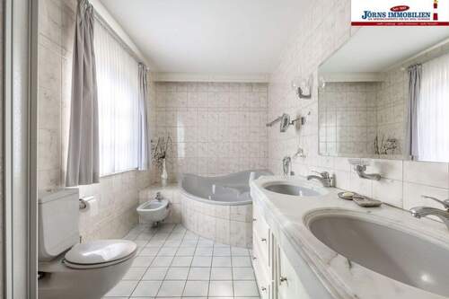 Vollbad im EG., - 