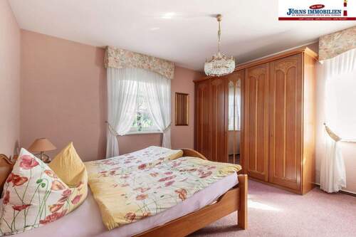 Schlafzimmer im EG., - 