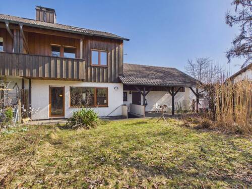 Garten mit Pergola - Charmantes Reihenendhaus mit großem Platzangebot, Studio im Dachgeschoss & viel Potential