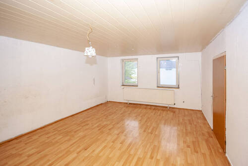 Zimmer - 2 Zimmer Mehrfamilienhaus, Wohnhaus zum Kaufen in Seesen