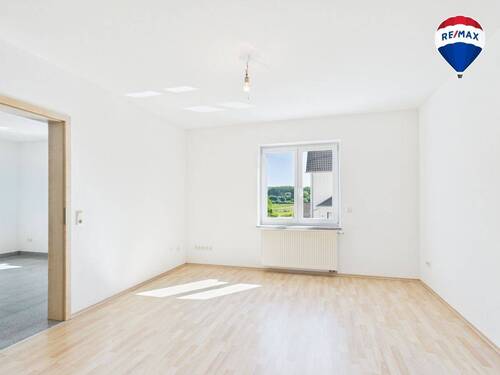 REMAX Immobilien DeLux Wohnung in Hilbringen zu vermieten - 3 Zimmer Etagenwohnung zur Miete in Merzig / Hilbringen