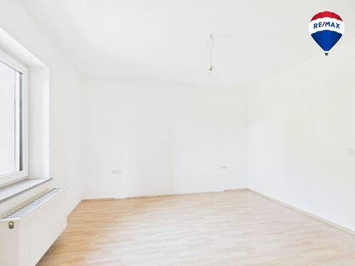 REMAX Immobilien DeLux Wohnung in Hilbringen zu vermieten - 3 Zimmer Etagenwohnung in Merzig / Hilbringen