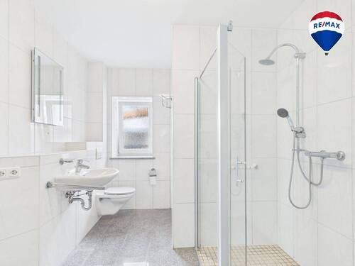 REMAX Immobilien DeLux Wohnung in Hilbringen zu vermieten - 